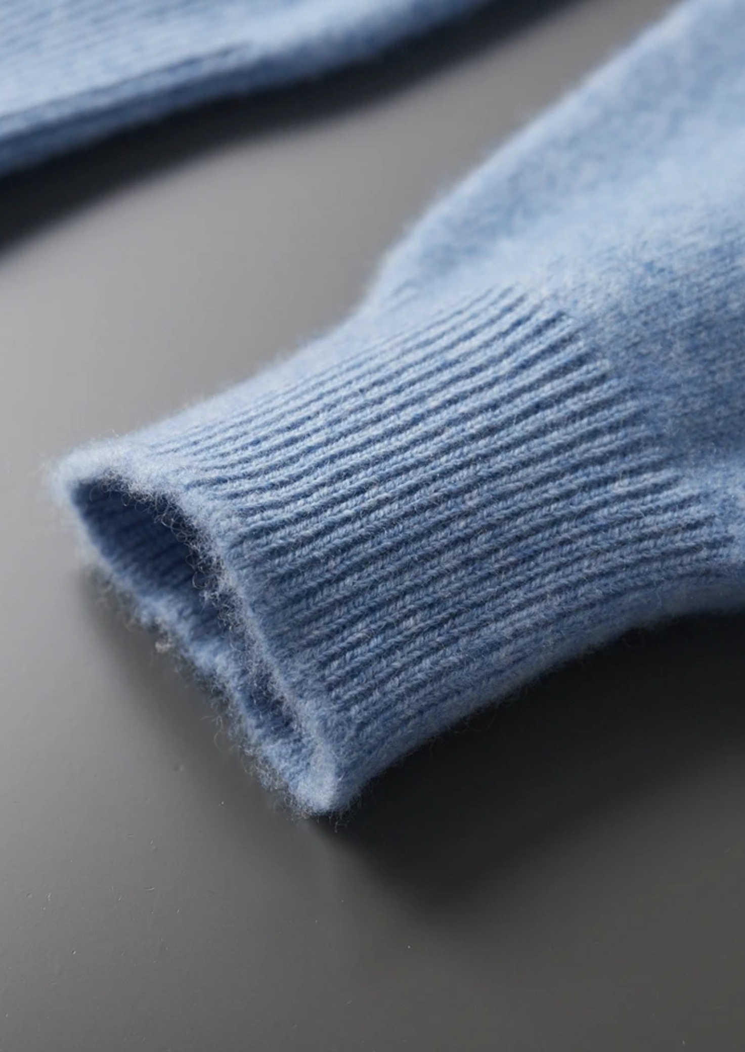 PURE EXTRA-FINE MERINO WOOL CLASSIC CREWNECK