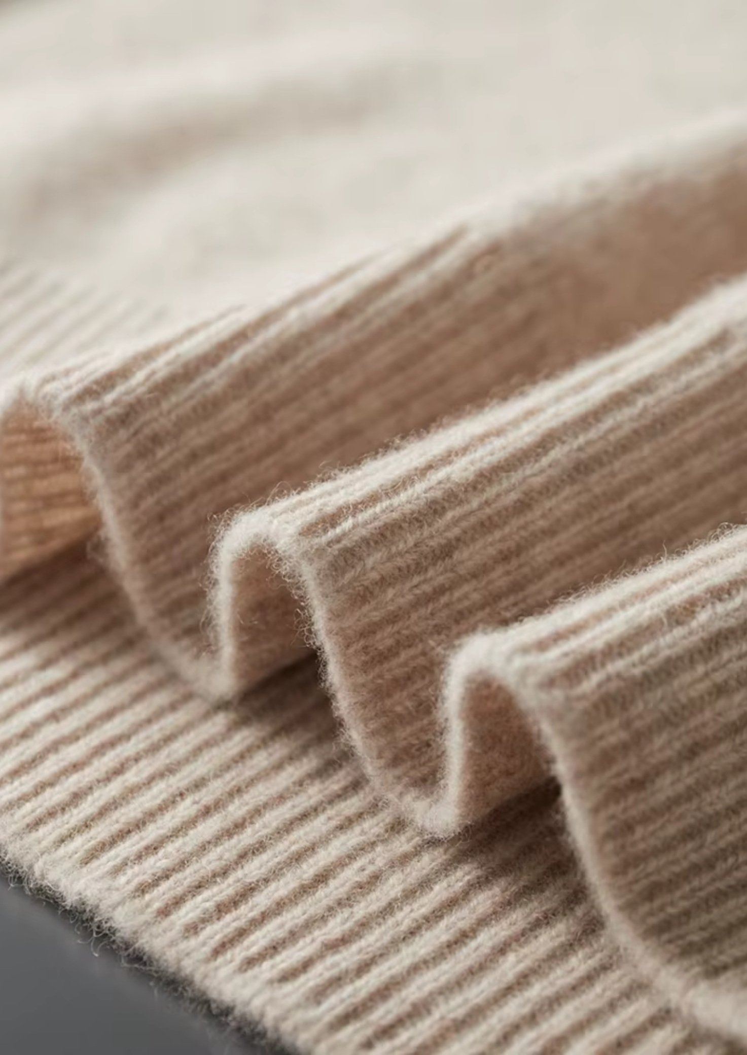 PURE EXTRA-FINE MERINO WOOL BUTTON HOODIE