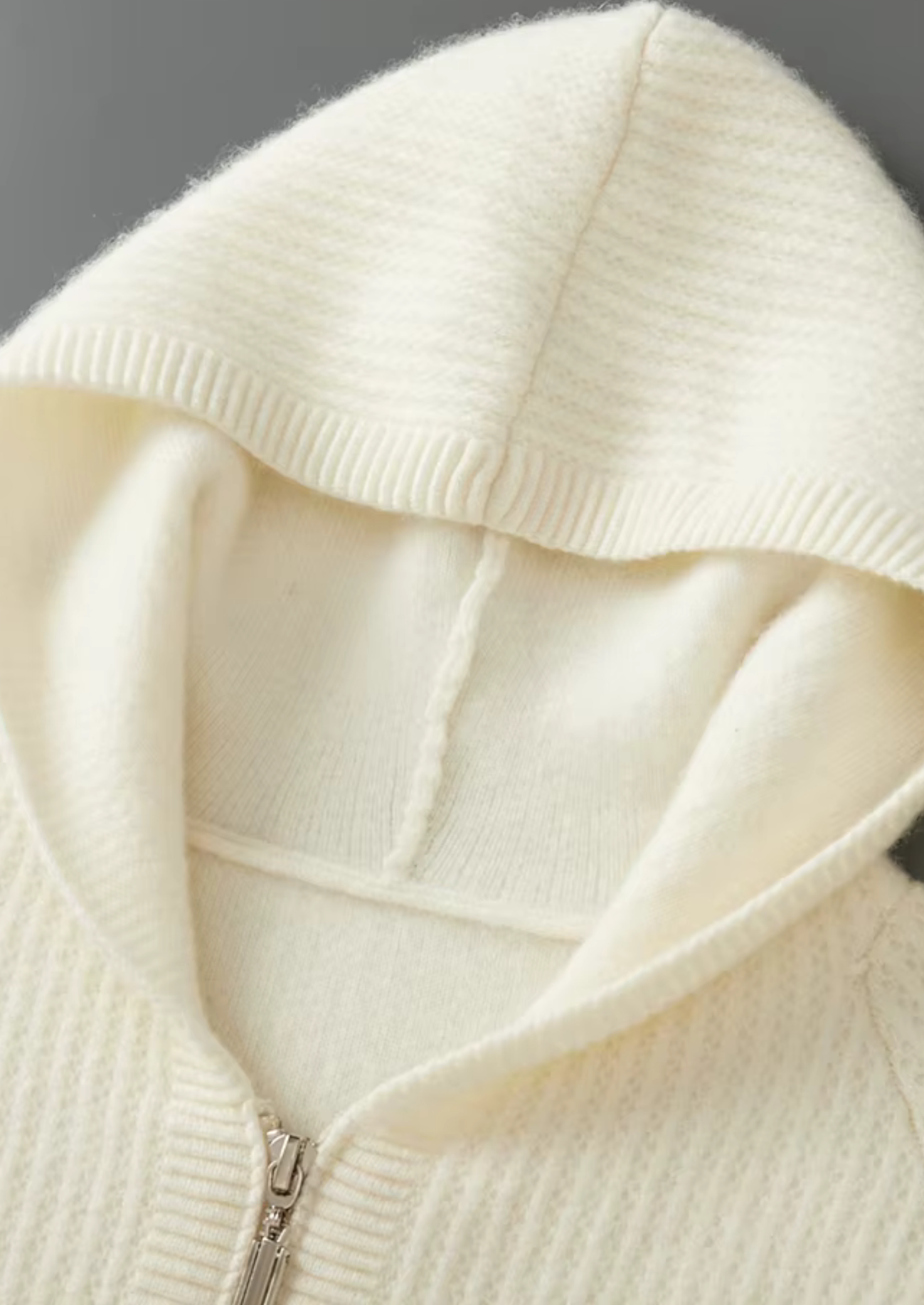 PURE EXTRA-FINE MERINO WOOL RIBBED ZIPPER HOODIE