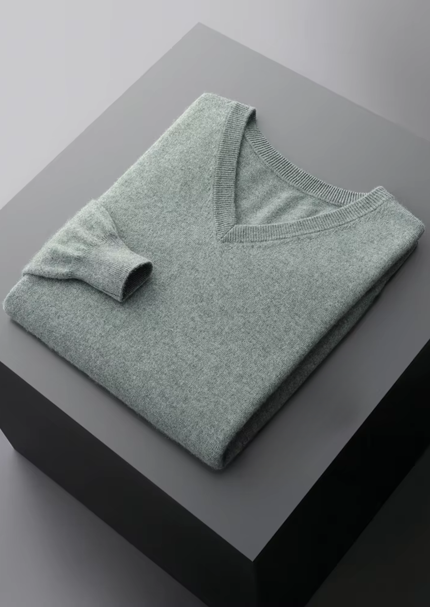 PURE EXTRA-FINE MERINO WOOL CLASSIC V-NECK SWEATER