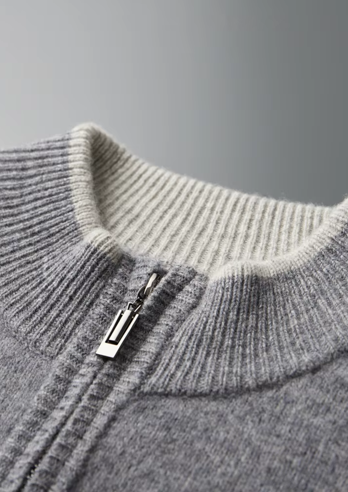 PURE EXTRA-FINE MERINO WOOL TWO-TONE ZIP CARDIGAN