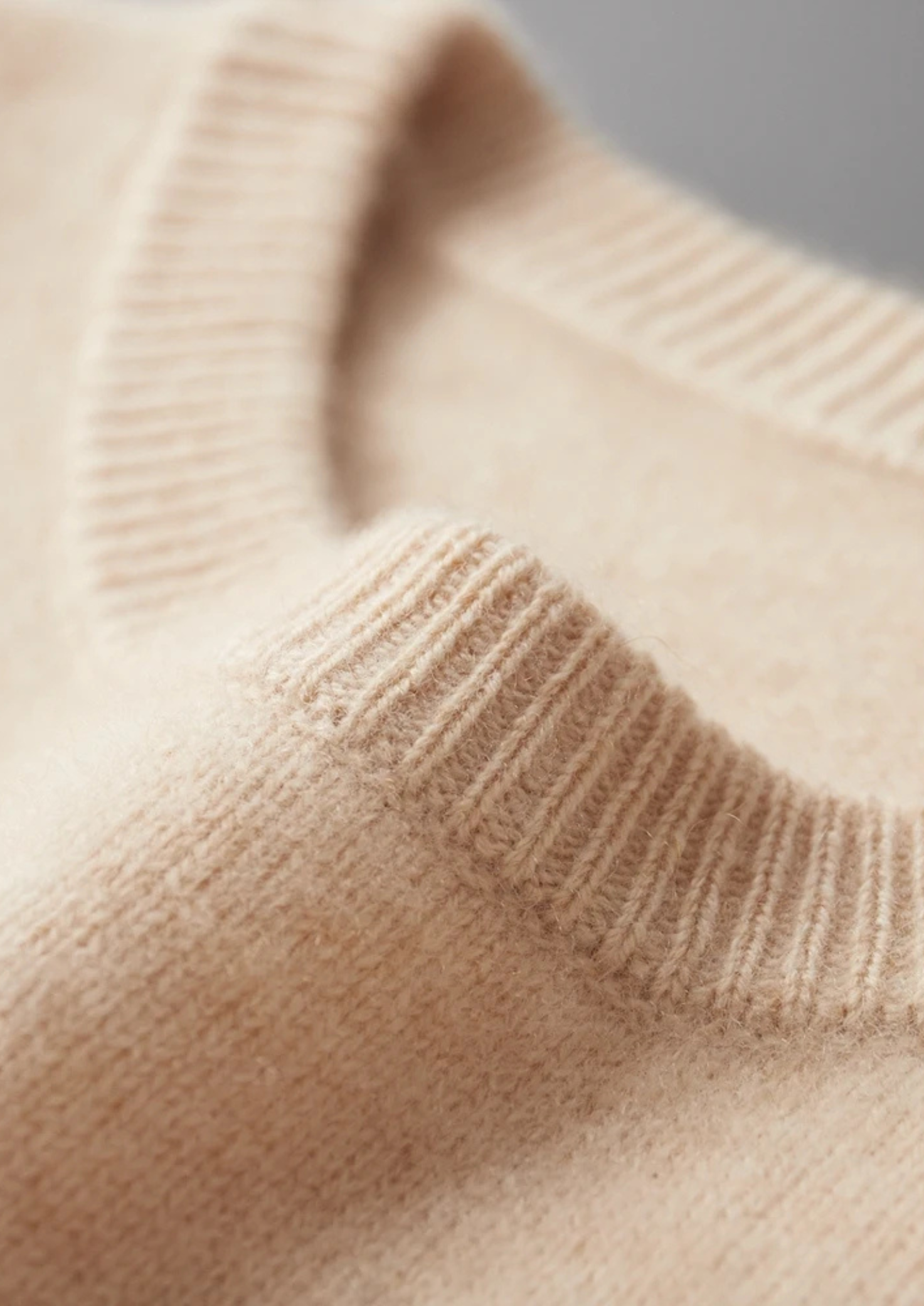 PURE EXTRA-FINE MERINO WOOL CLASSIC CREWNECK