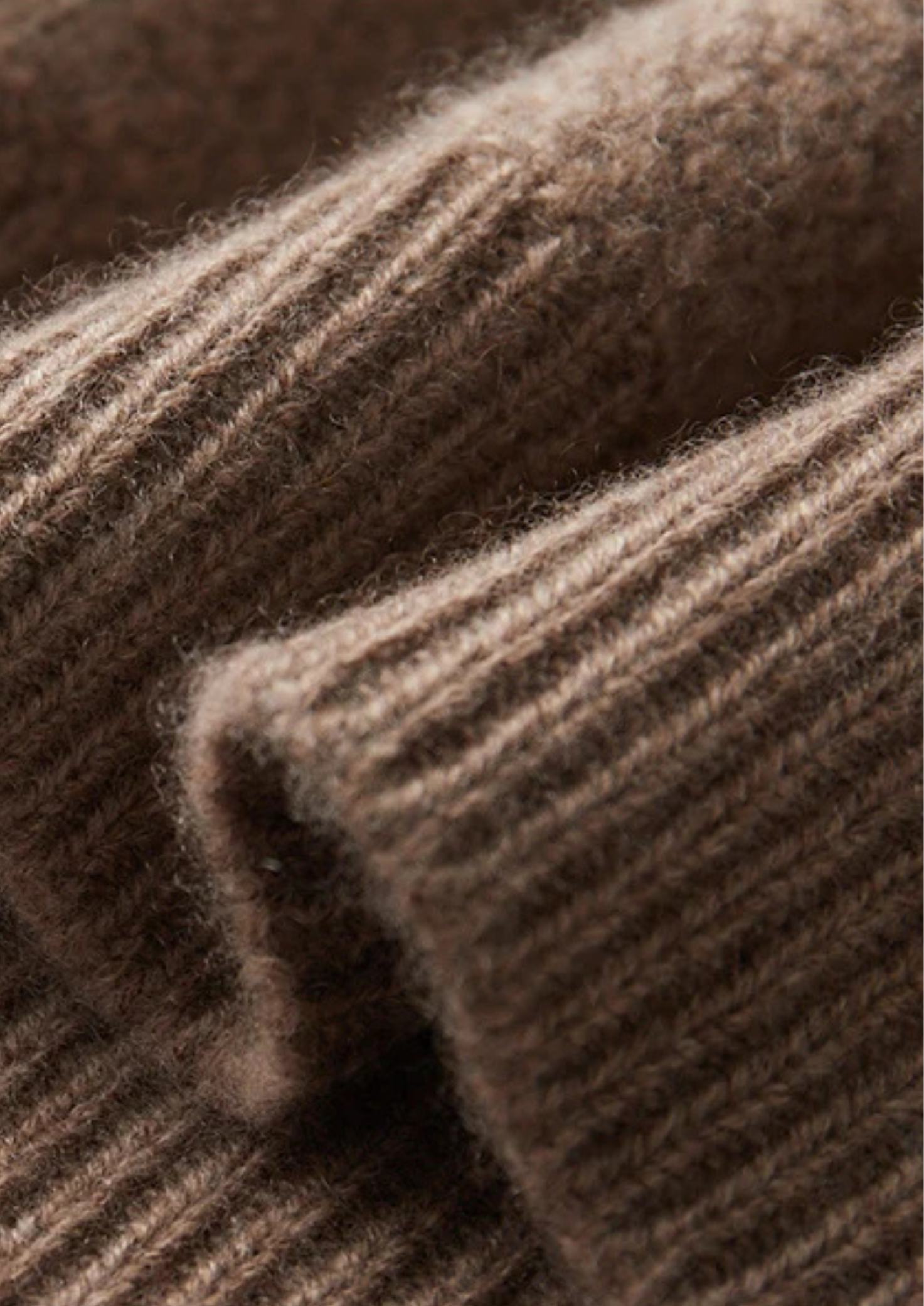 PURE EXTRA-FINE MERINO WOOL WINTERTIME CREWNECK