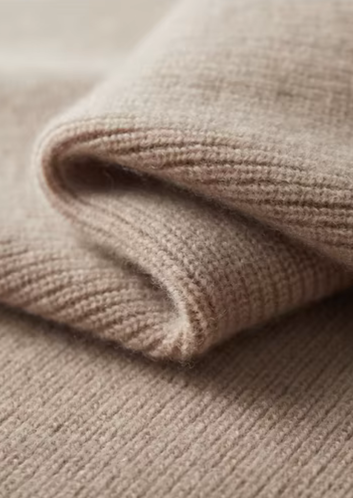 PURE EXTRA-FINE MERINO WOOL TWO TONE ZIPPER SWEATER POLO