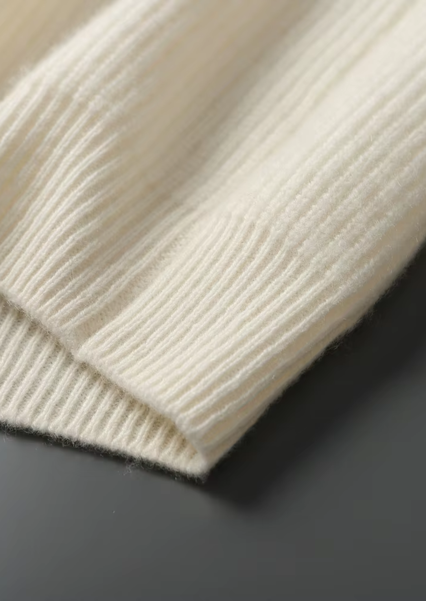 PREMIUM CASHMERE RIBBED V-NECK SWEATER