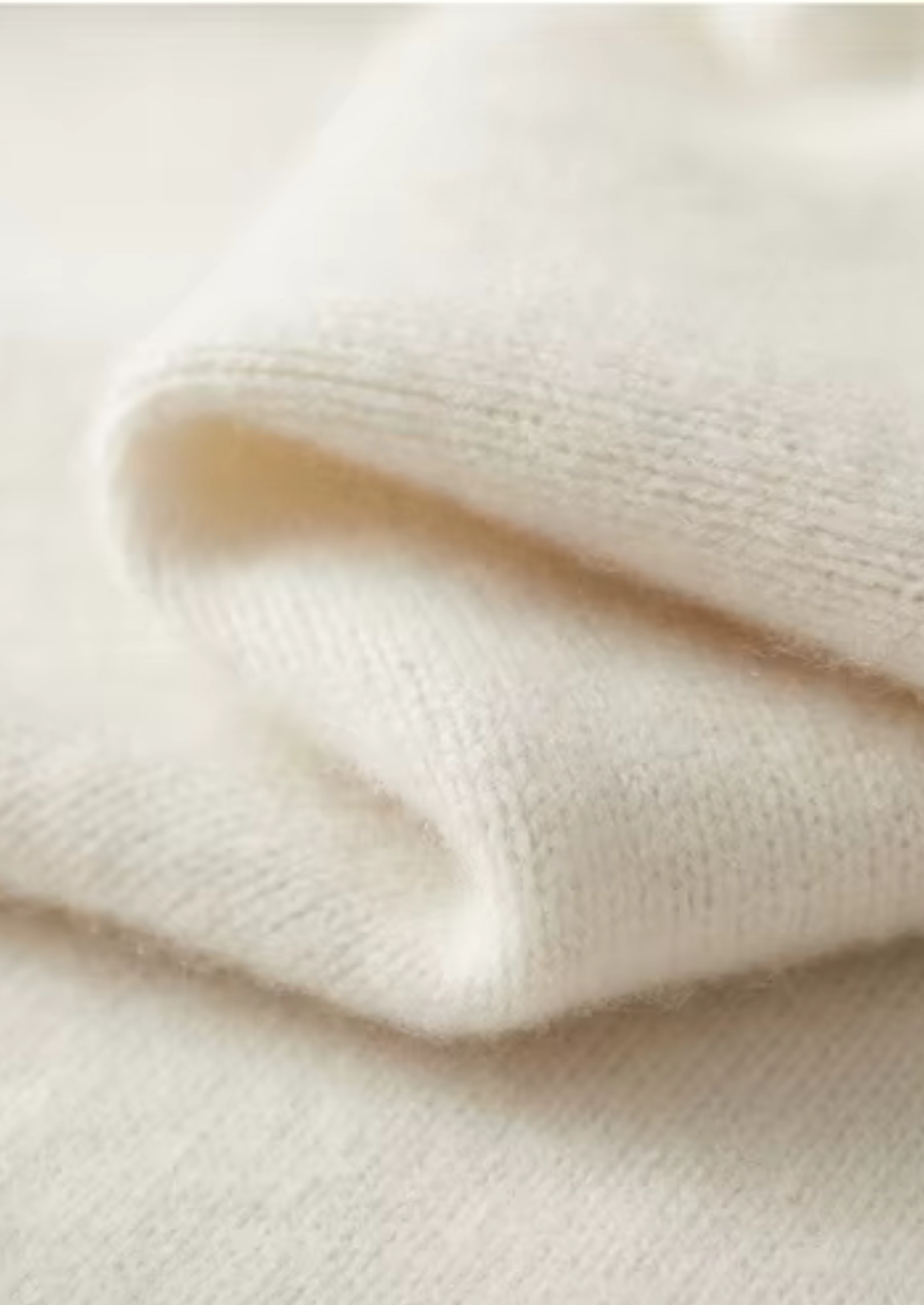 PURE EXTRA-FINE MERINO WOOL CLASSIC BUTTON SWEATER